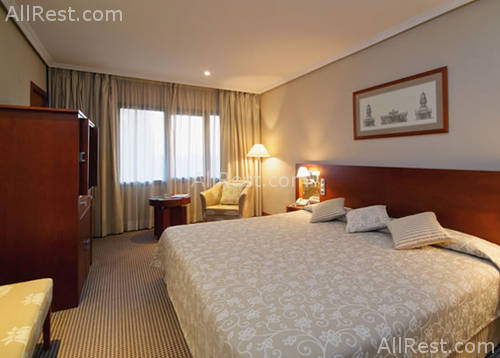 Tryp Alameda Aeropuerto 7